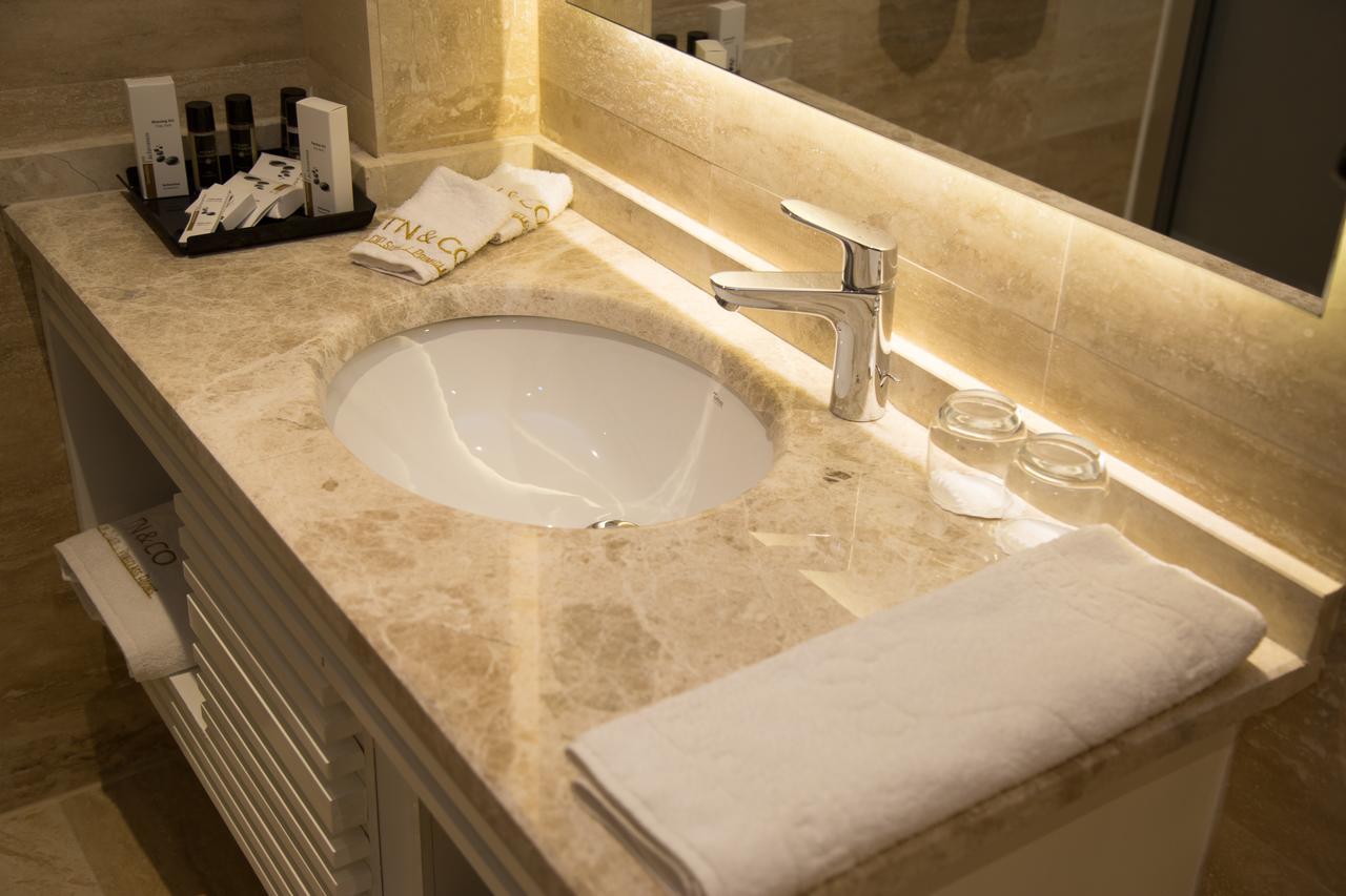 Tn&Co Exclusive Cip Suites And Primeclass Rooms (Adults Only) 무글라 외부 사진