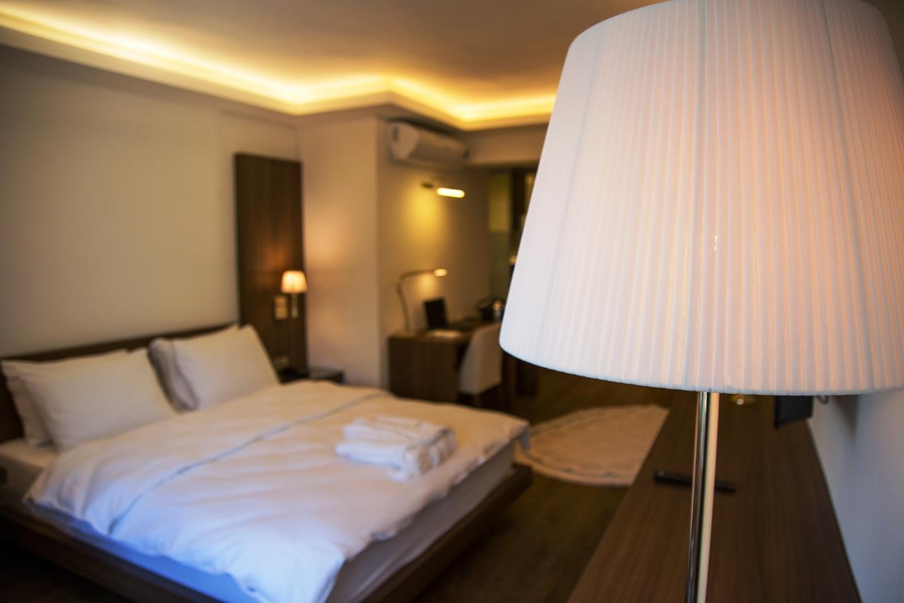 Tn&Co Exclusive Cip Suites And Primeclass Rooms (Adults Only) 무글라 외부 사진