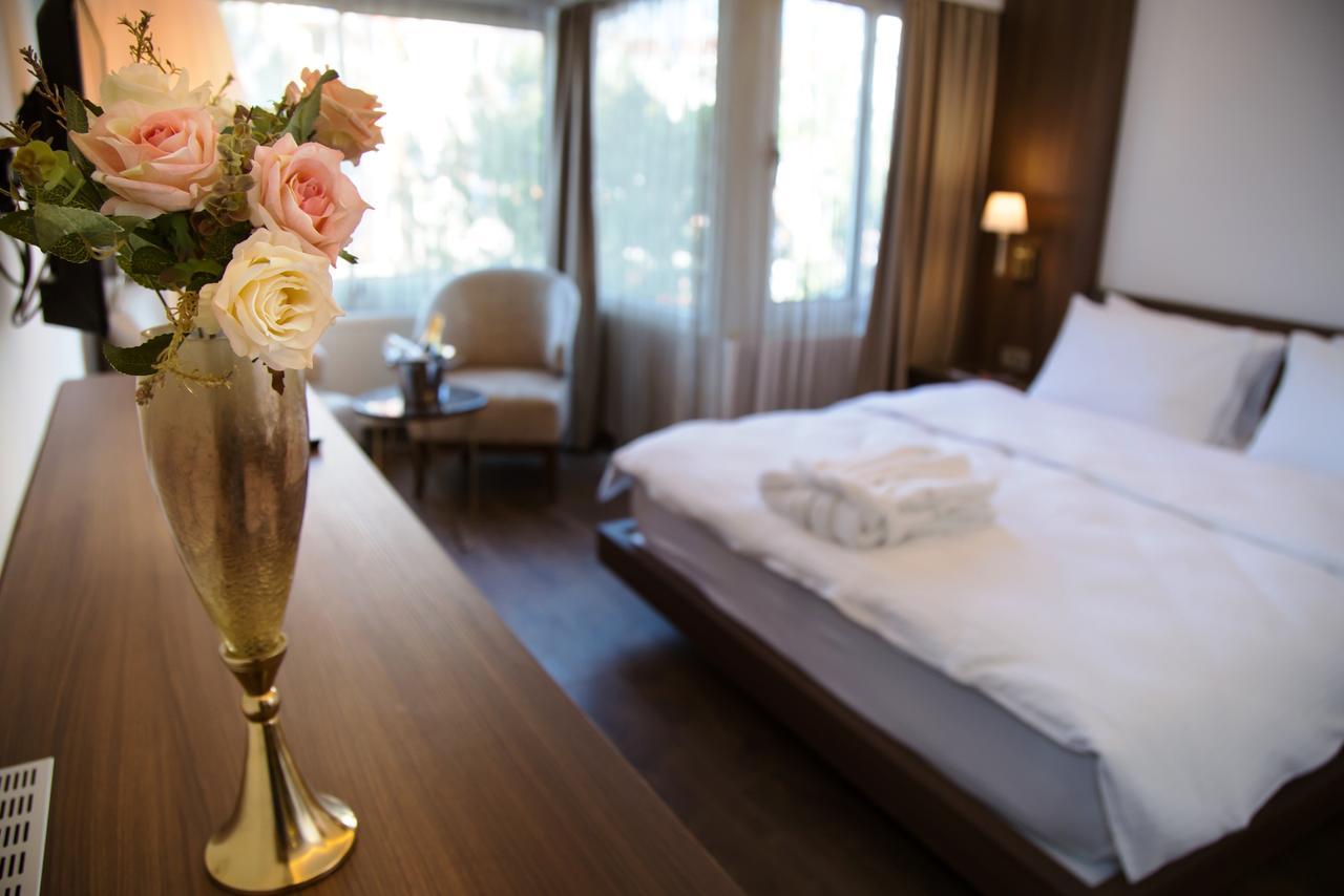 Tn&Co Exclusive Cip Suites And Primeclass Rooms (Adults Only) 무글라 외부 사진