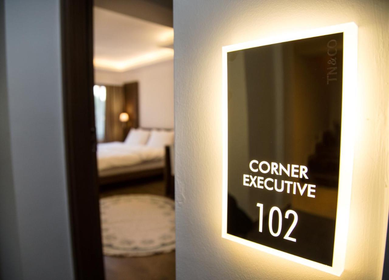 Tn&Co Exclusive Cip Suites And Primeclass Rooms (Adults Only) 무글라 외부 사진